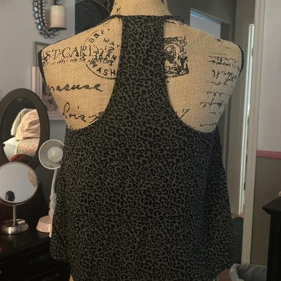 Hollister cheetah print tank top - Picture 2 of 2